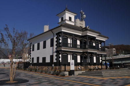 国指定重要文化財　甲府市藤村記念館（旧睦沢学校校舎）