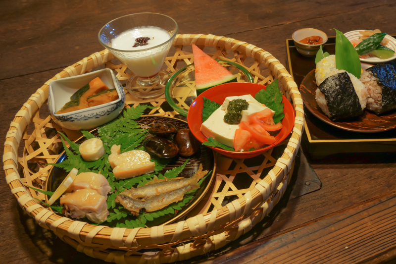 ヤマウラステイ デリバリー かもすや和朝食